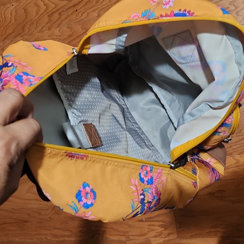 Backpack - Picture 3 of 3